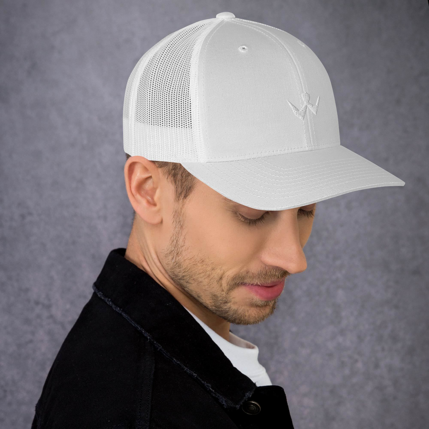 Trucker "W" White