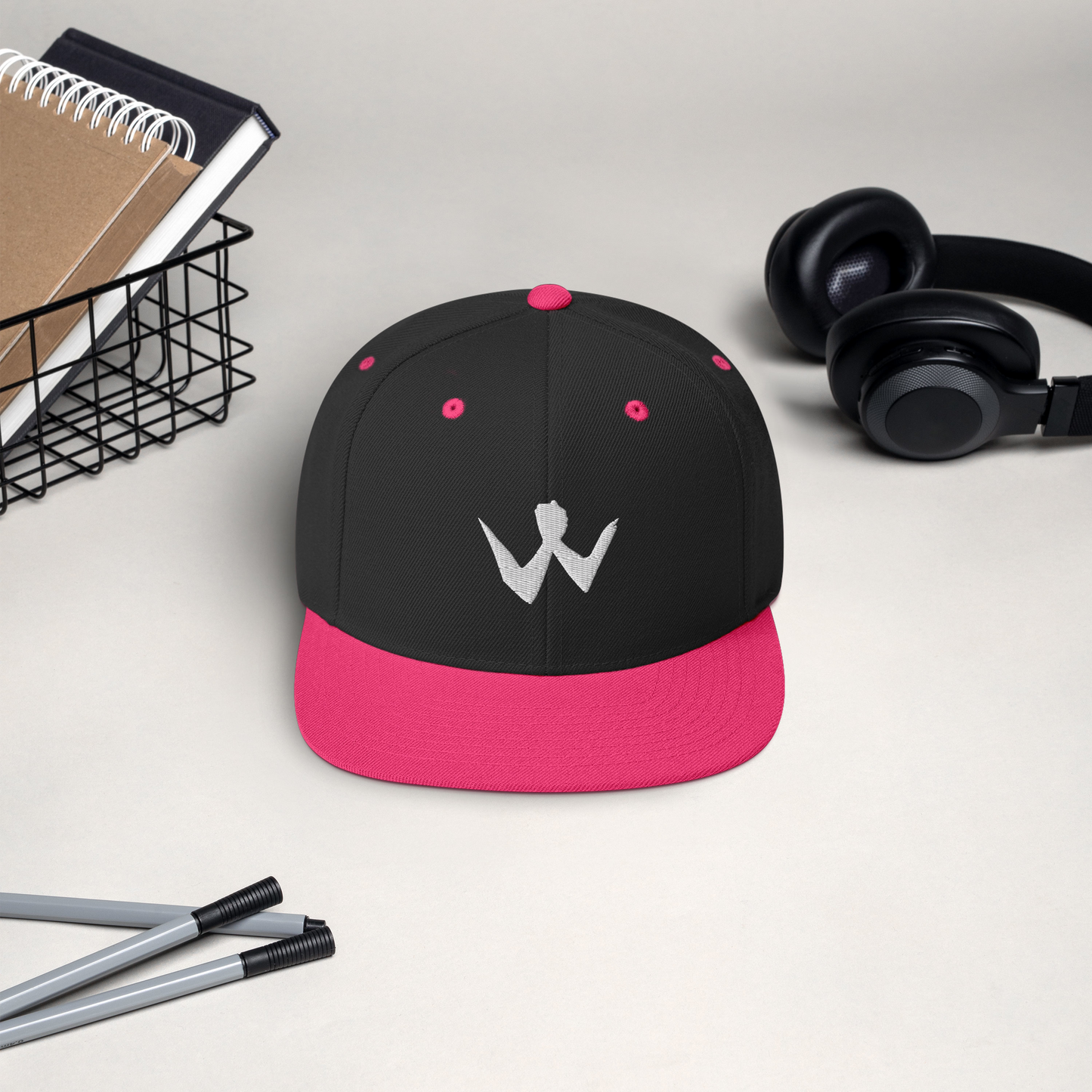 Snapback "W" White Logo Unisex